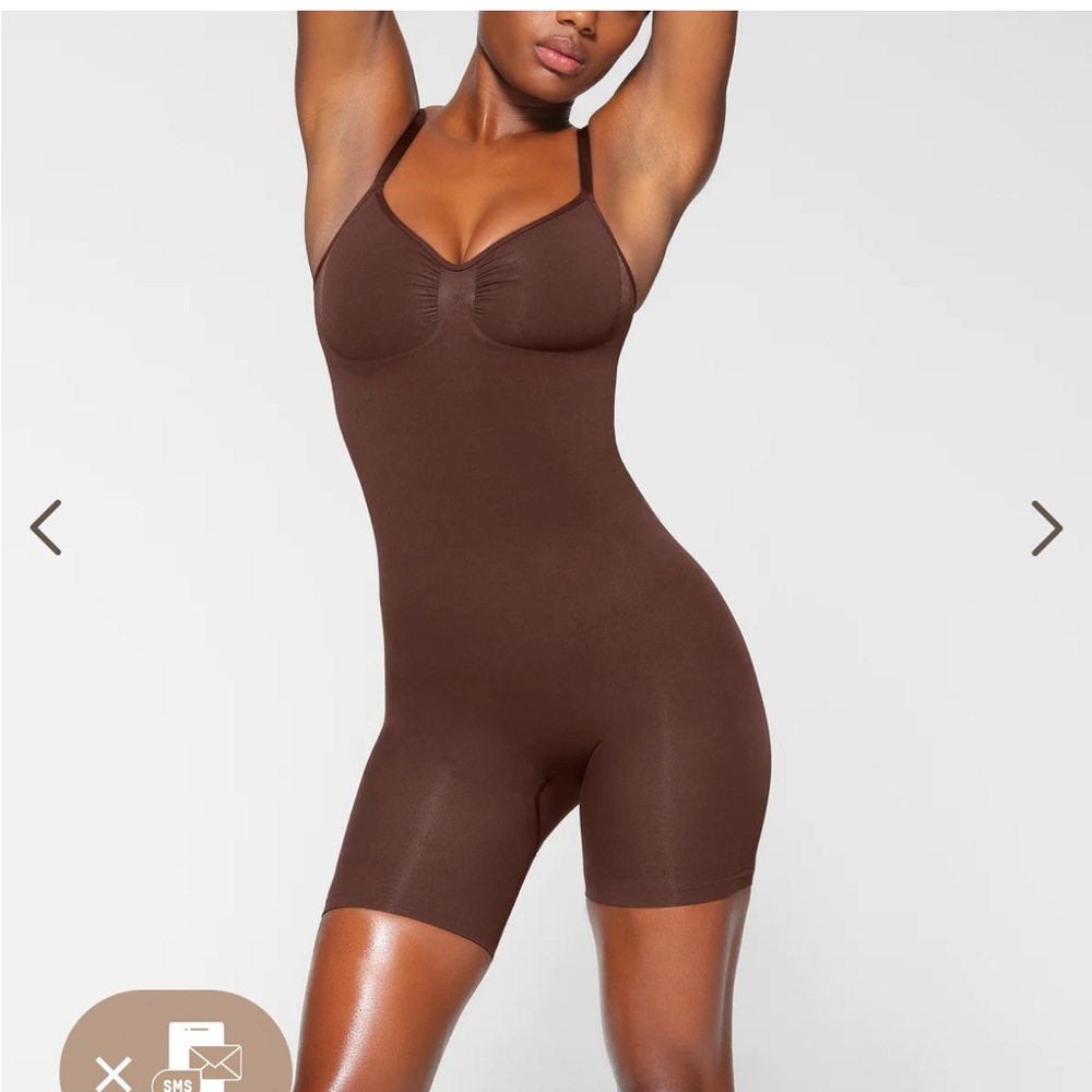 skims seamless sculpting mid thigh bodysuit